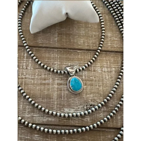 The Taylor Necklace Collection - Picture 3 of 9